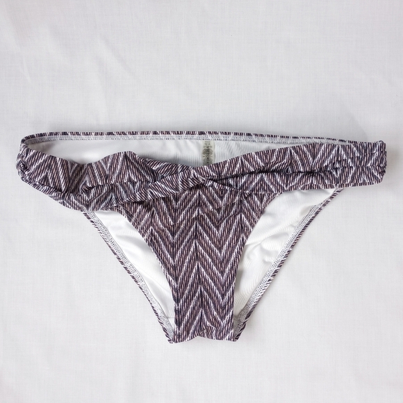 Victoria's Secret Other - Victoria's Secret▪️Herringbone Patterned Bikini Swim Bottom